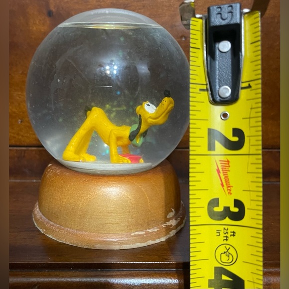 NE The First Limited Edition Disney Crystal Snow Globe Collection PLUTO - Picture 8 of 10